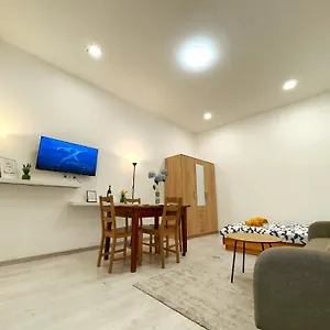  Apartamento Private Apartment-7pax Hungría